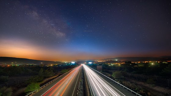 为甚么高速公路上不路灯？