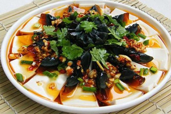 芫荽怎样读拼音是甚么,,芫荽是甚么,芫荽的功能
