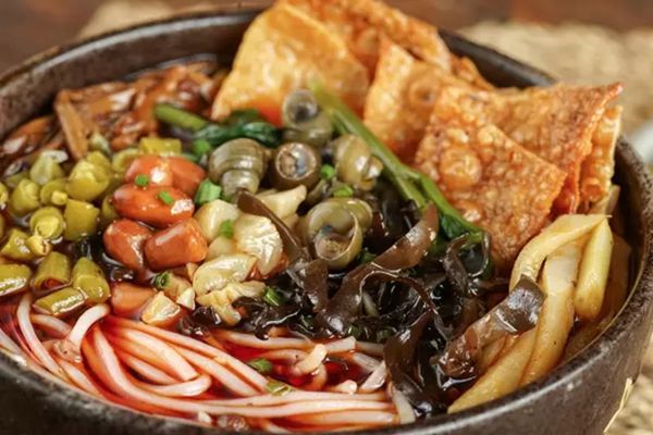 螺蛳粉为甚么臭,螺蛳粉是甚么做的