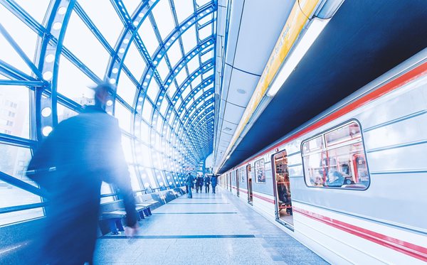同是地铁为甚么有的叫subway，有的却叫metro？