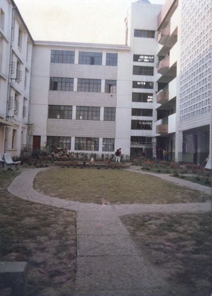 南京中华中学是公立仍是私立,是重点中学吗？