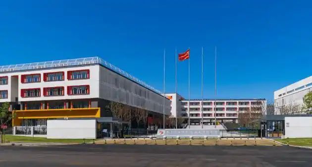 南京雨花本国语黉舍简介概略（建校汗青、地点、师资、校训、情况）