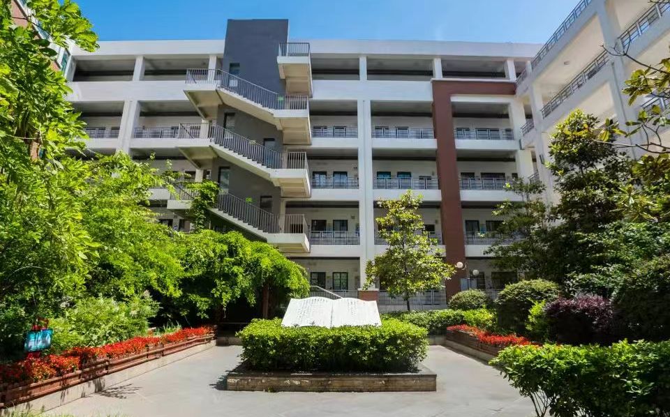 南京市板桥中学简介概略（建校汗青、地点、师资、校训、情况）