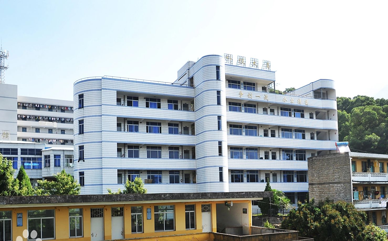 福建省长乐高等中学在福州的排名第几,属于甚么层次？