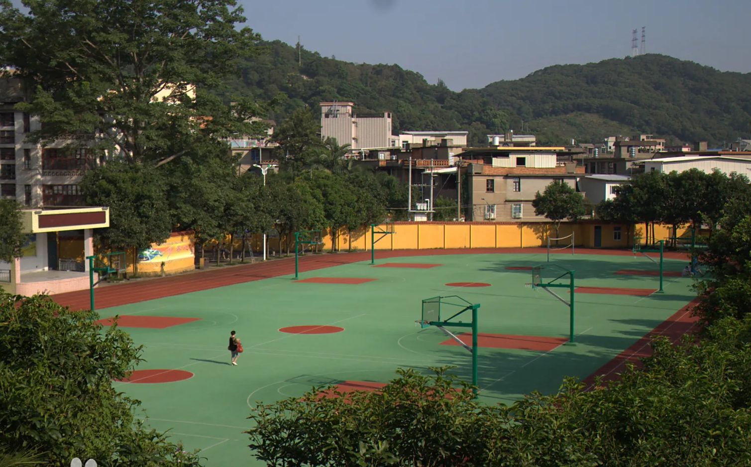 福建省长乐高档中学是公立仍是私立,是重点中学吗？