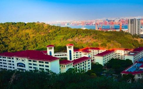 厦门海沧尝试中学是公立仍是私立,是重点中学吗?