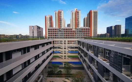 深圳大学从属尝试中学是公立仍是私立,是重点中学吗?