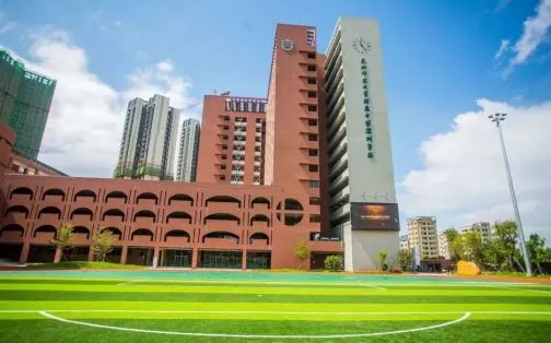 西南师范大学从属中学深圳黉舍在深圳的排名第几,属于甚么层次?